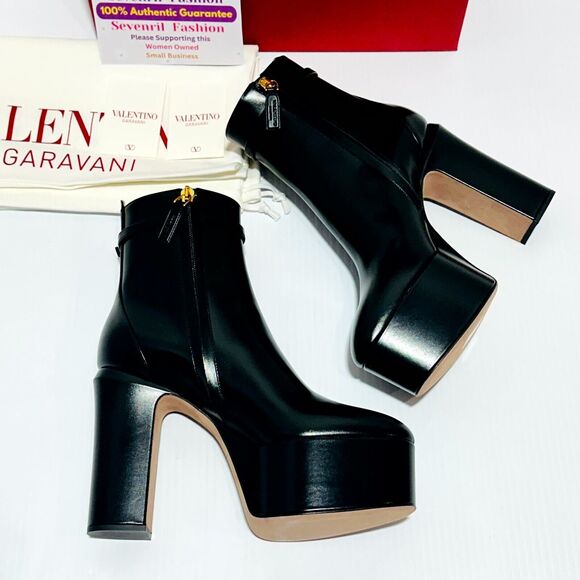 NIB Valentino Garavani Tan-Go 37 US 7 Platform Ankle Boots Black Leather $1,870 - Picture 8 of 16